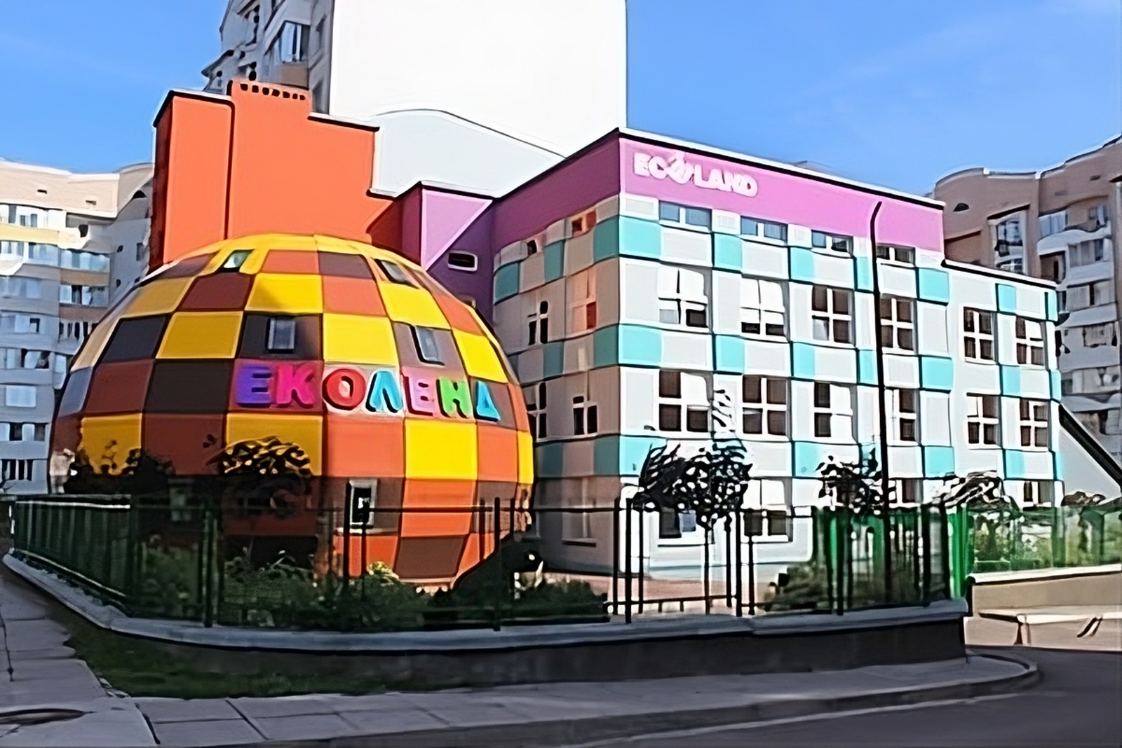 Приватний дитячий садок "Еколенд" (Плугова)